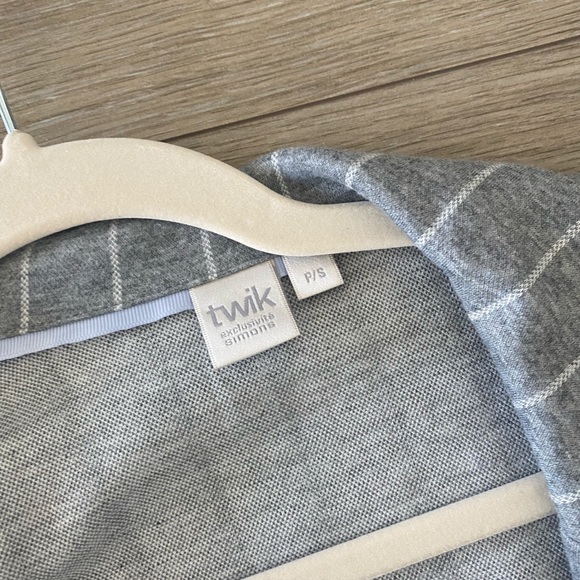 Grey Blazer - Picture 2 of 2